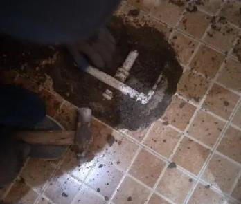 长泰卫生间漏水维修公司为您分享下卫生间渗水如何处理及注意事项
